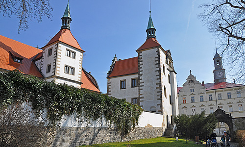 Bene�ov n. Pl.